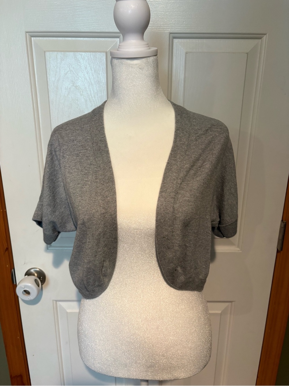 Banana Republic Gray Short-Sleeve Open-Front Cardigan Shrug
